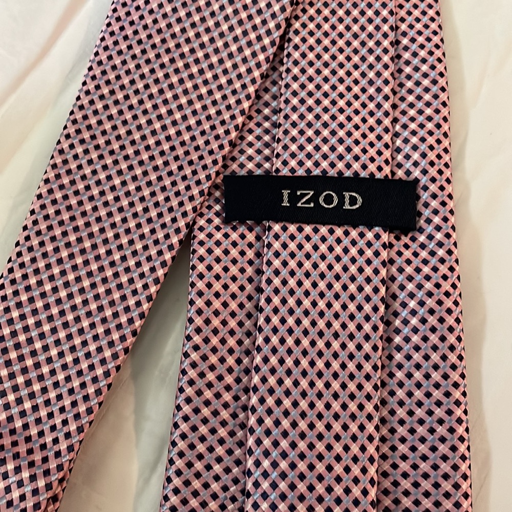IZOD tie - Picture 3 of 3